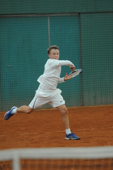 Longines Future Tennis Aces: Holger nedkæmpet foran Eifeltårnet