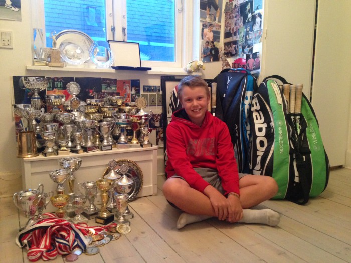 Danmarks næste store tennisstjerne: Holger og drømmen om Roger Federer