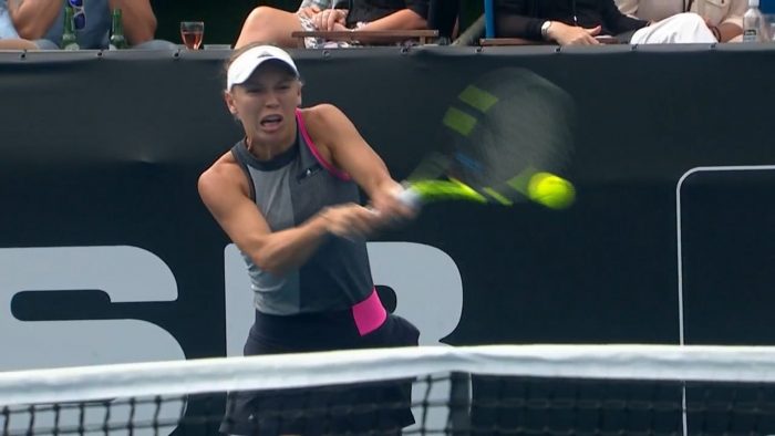 WTA Auckland: Wozniacki på overarbejde – klar til finalen