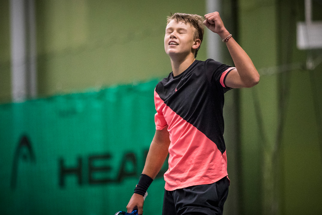 Holger Vitus Nødskov Rune vinder DM for juniorer u18 indendørs som 14 årig