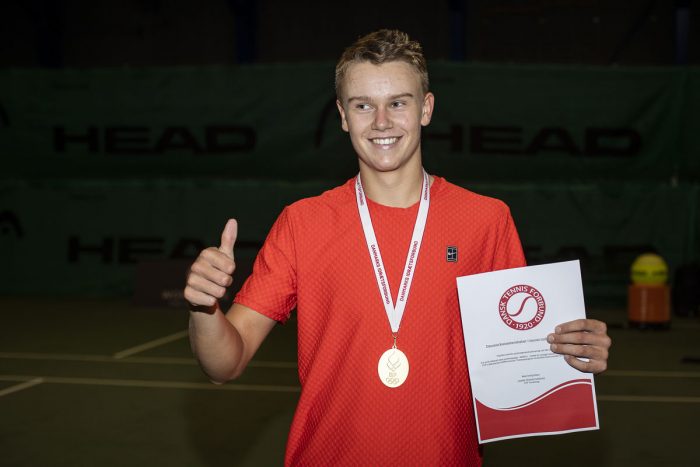 Holger tog rekorden som yngste vinder af DM inde fra Kurt Nielsen – Bastiansen fortsat yngste udendørs