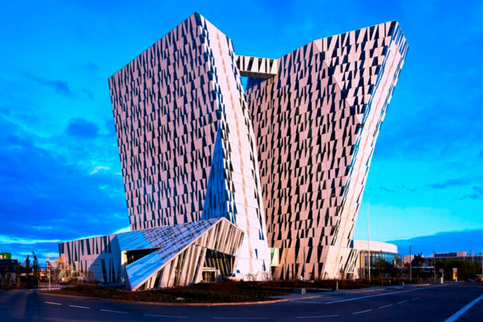 Bella Sky: Tårnhøjt designhotel i København tæt på tennisbaner